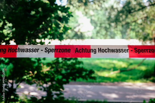 Hochwasser Sperrzone im Hochwassergebiet an der Isar in München 
