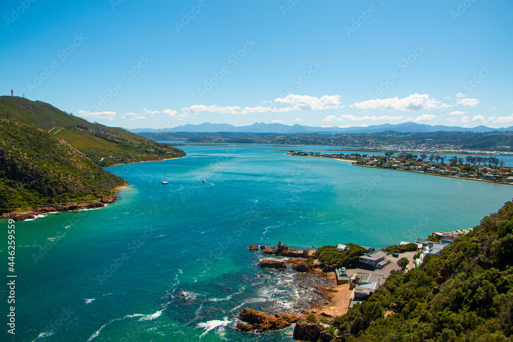 Obraz premium The magnificent ocean view from the Knysna heads.