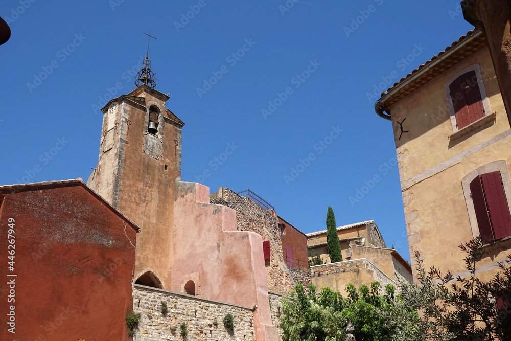 Kirche in Roussillon, Provence