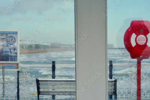 Fotografía The Victorian architecture of Brighton Pier includes wooden panelling and glass