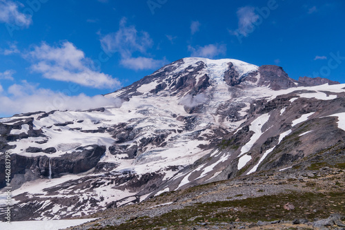Beautiful photo of Mount Rainier © Matthew
