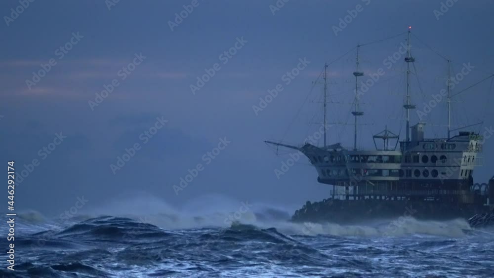 Strong Seawave during the sunrise