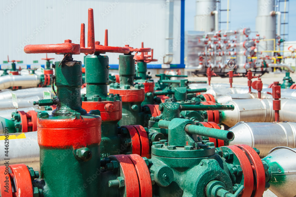 Refinery plant equipment for pipe line oil and gas valves. Refinery plant equipment for pipe line oil and gas valves.