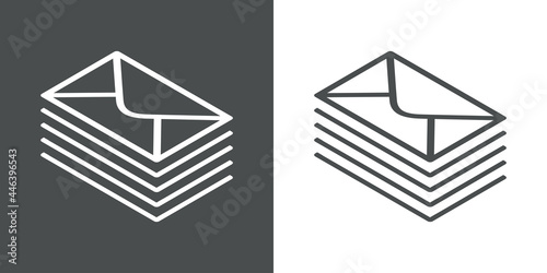 Símbolo correo electrónico. Icono sobre de correo con lineas en fondo gris y fondo blanco