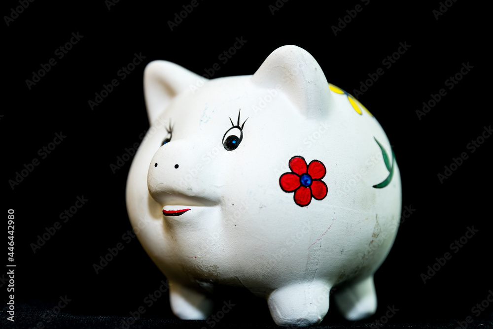 Sparschwein - schwarzer Hintergrund, freigestellt Sparschwein - schwarzer Hintergrund, freigestellt