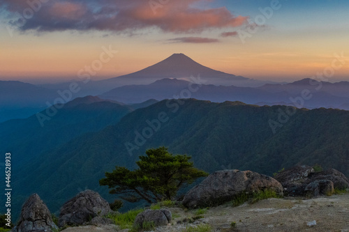 黄昏時の富士