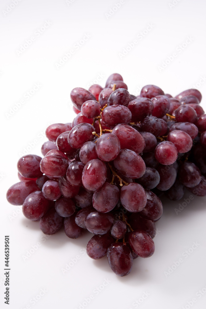 Fototapeta premium 흰배경의 포도