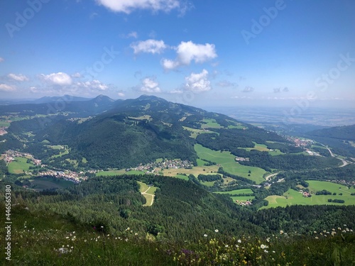 Fototapeta Naklejka Na Ścianę i Meble -  Vue au sommet du Mont-d’or dans le Doubs.