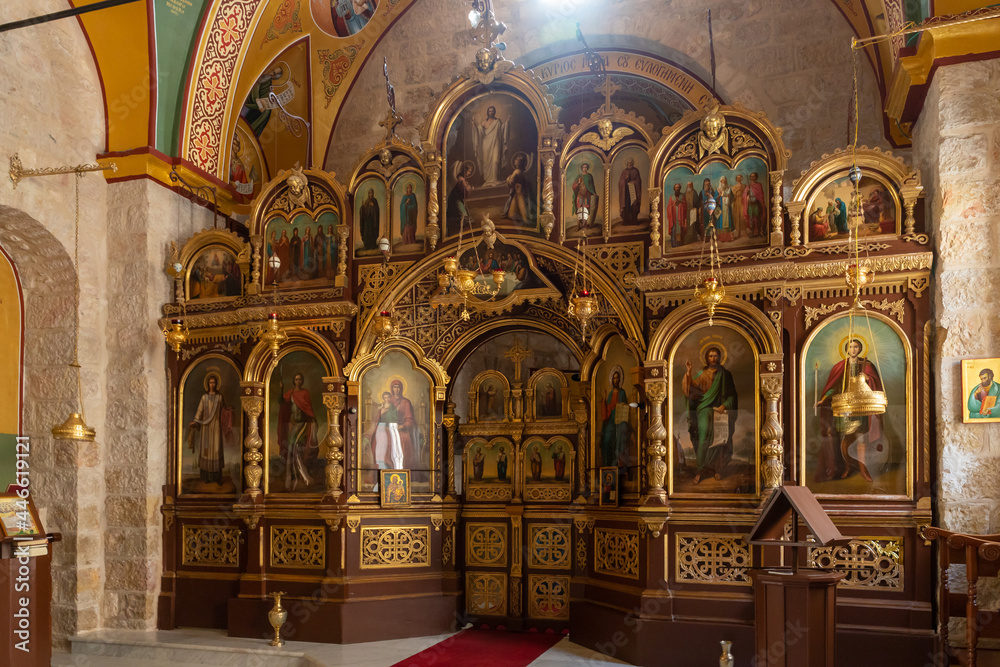 Obraz premium The interior of the small monastery of St. George on the border of the Jewish and Armenian quarters in the old city of Jerusalem, Israel