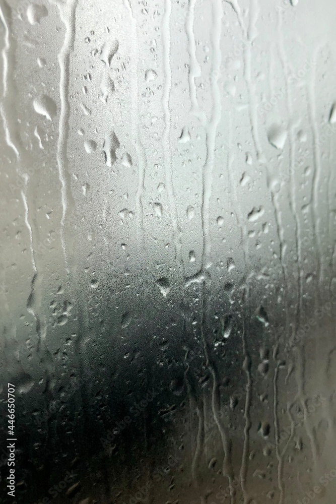 Fototapeta premium water drops on glass