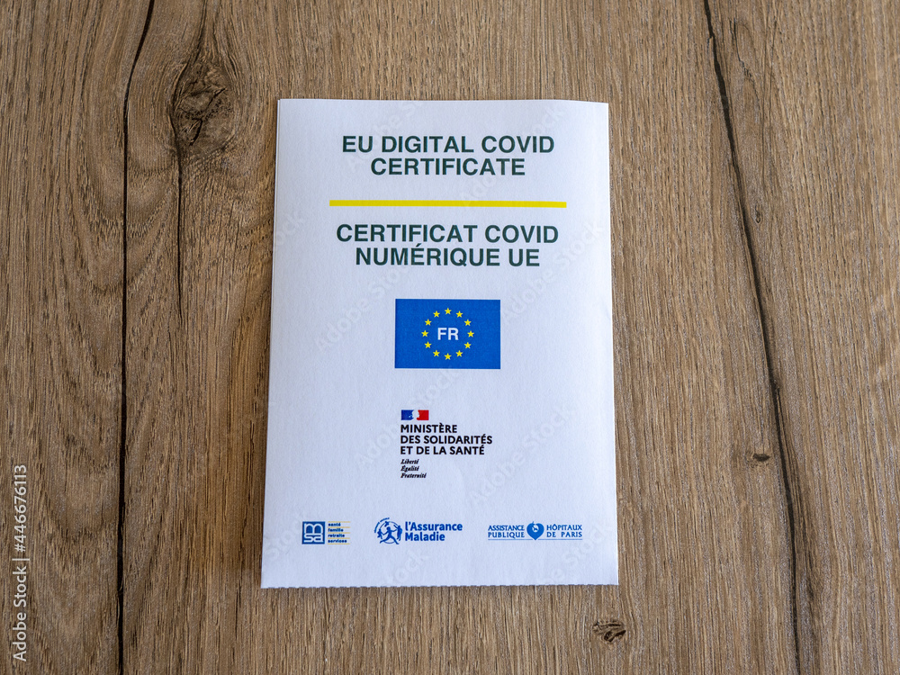 Passe sanitaire - Pass sanitaire - Passeport sanitaire - Certificat Covid  Numérique UE - Vaccination contre le Covid 19 en Europe - France Stock  Photo | Adobe Stock