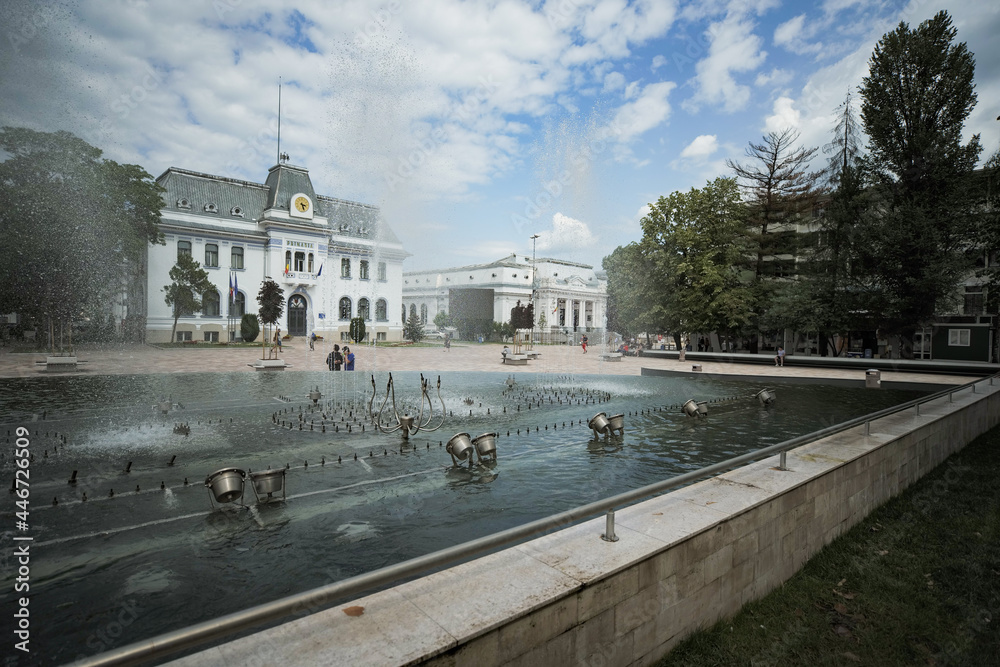 Curtea de apel in Pitesti on a sunny day.