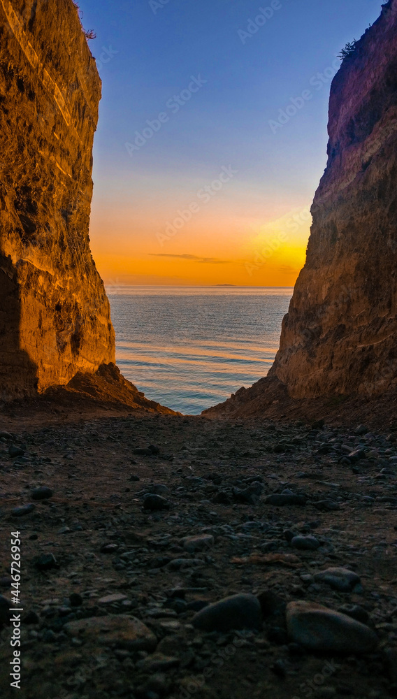 Fototapeta premium sunset over the sea