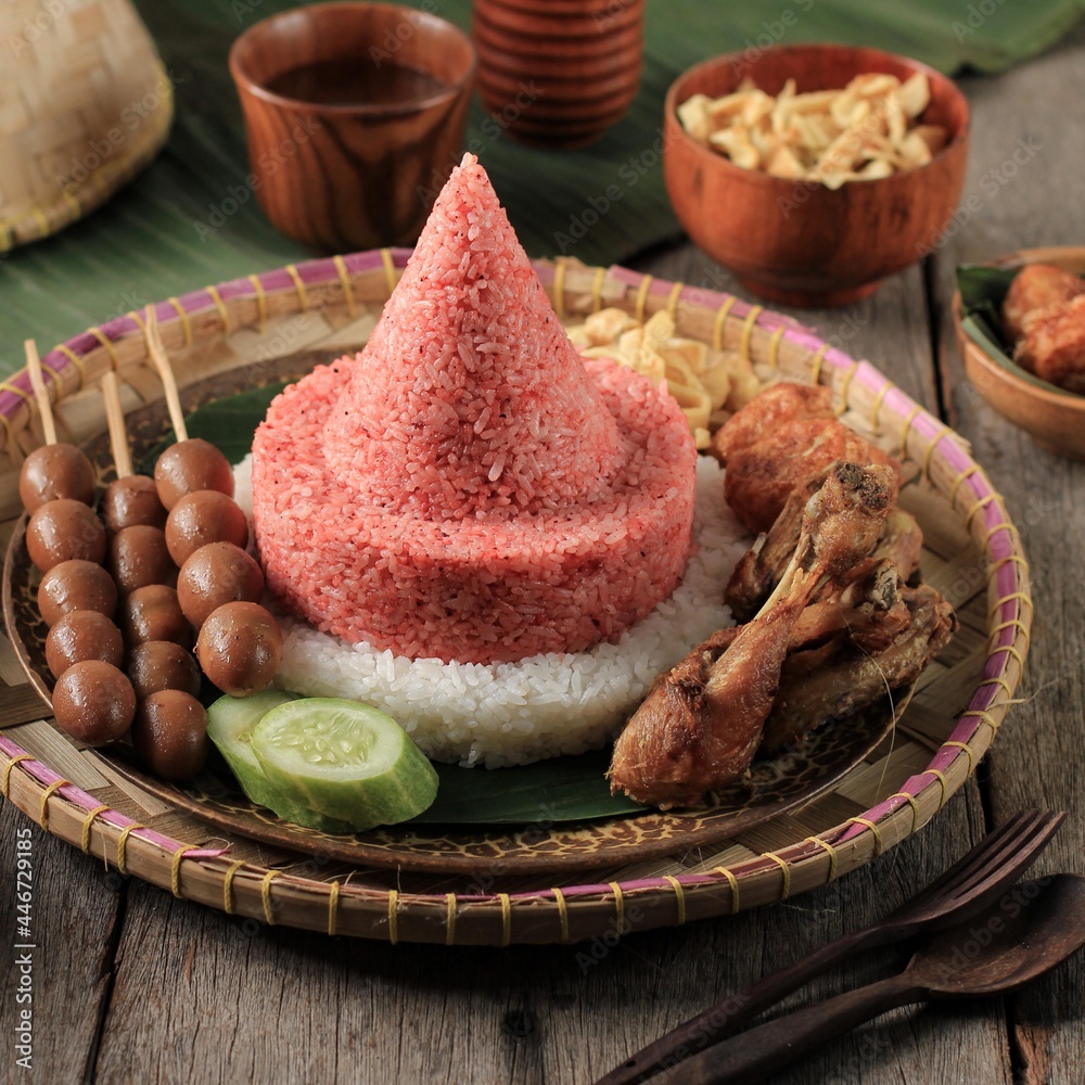 Tumpeng Merah Putih