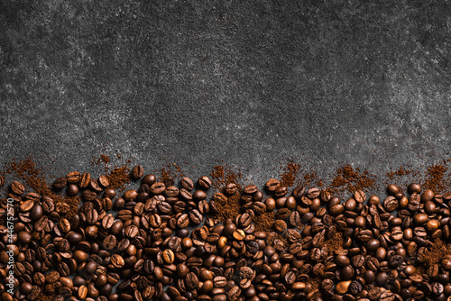 Roasted coffee beans and ground coffee