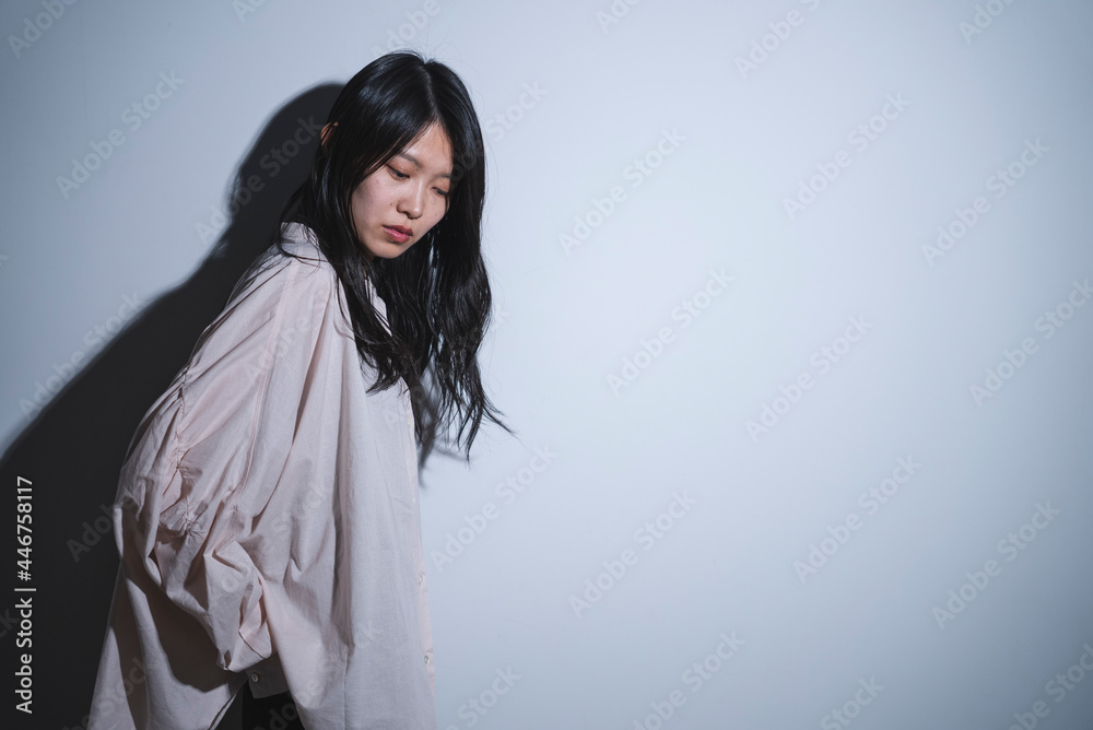 カジュアルファッションの女性 カジュアルファッションの女性