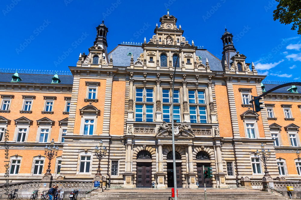 Facade of Landgericht Hamburg criminal justice court building (Landgericht Hamburg StrafjustizgebÃ¤ude) on Sievekingplatz square in Hamburg-Mitte district