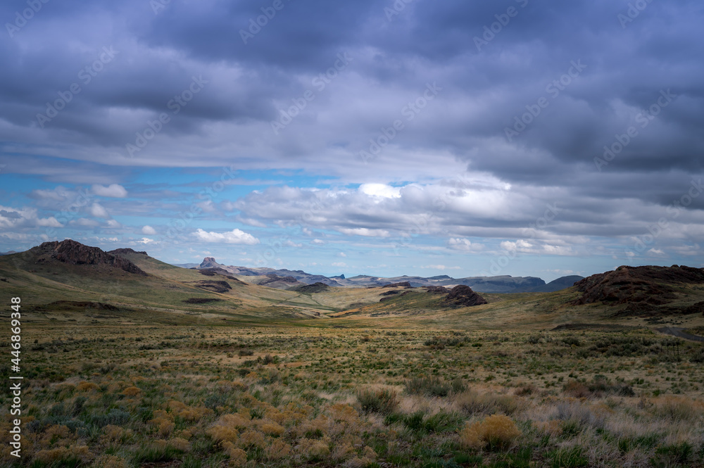 Fototapeta premium Rocky Oregon landscapes under clouds
