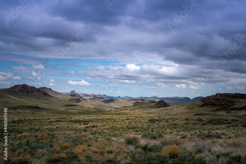 Rocky Oregon landscapes under clouds © Cavan