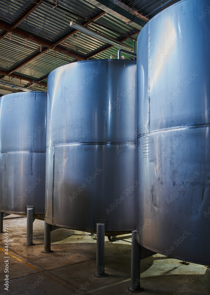 Stainless steel storage tanks to store tequila and other spirits Stainless steel storage tanks to store tequila and other spirits