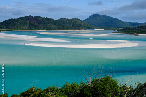 The soft, white sand and clear turquoise sea of Hill Inlet, Whitsunday Island.