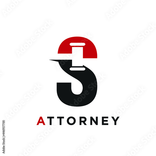 Letter S and Gavel logo Design. Law Icon. Vector Illustration.