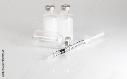 Insulin needle with three vials