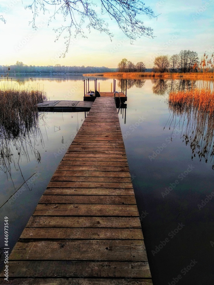 Naklejka premium pier at sunset