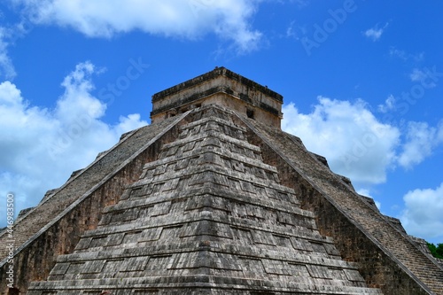 chichen itza pyramid
