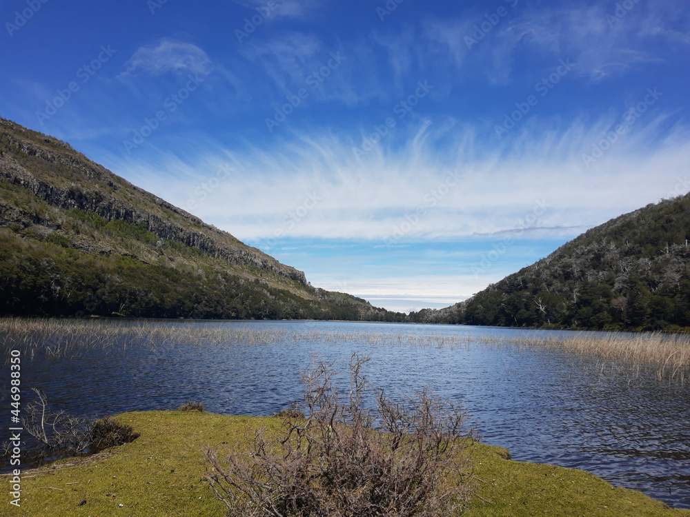 Obraz premium lake and mountains