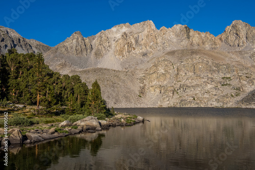 Fototapeta Naklejka Na Ścianę i Meble -  Late summer afternoon on a mountain lake