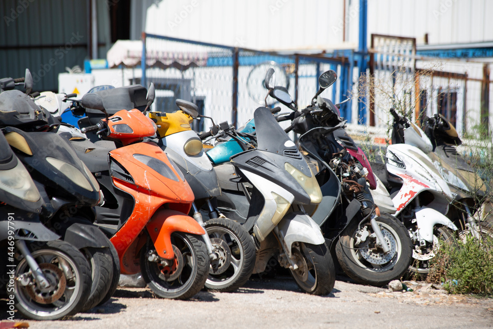 Scrapped and unusable motorcycles are on sale as repair material