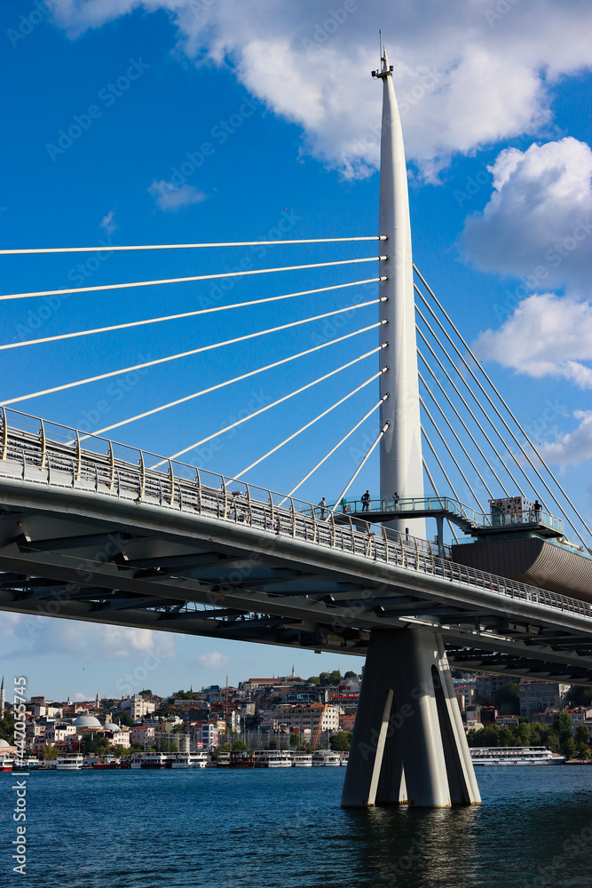 Fototapeta premium railway bridge golden horn