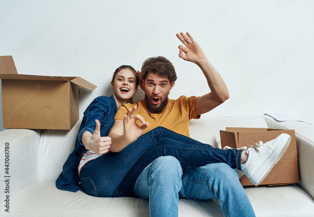 cheerful married couple boxes with things moving fun cheerful married couple boxes with things moving fun
