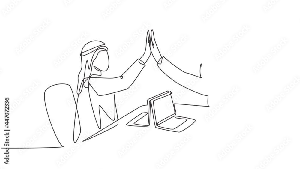 Animation of one line drawing of muslim marketing manager giving high five hands gesture. Saudi Arabian with kandora, headscarf, thobe, ghutra. Continuous line self draw animated. Full length motion. Animation of one line drawing of muslim marketing manager giving high five hands gesture. Saudi Arabian with kandora, headscarf, thobe, ghutra. Continuous line self draw animated. Full length motion.