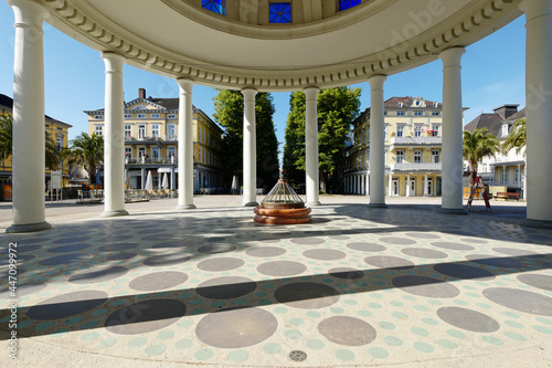 Bad Pyrmont Brunnenplatz Hylliger Born 