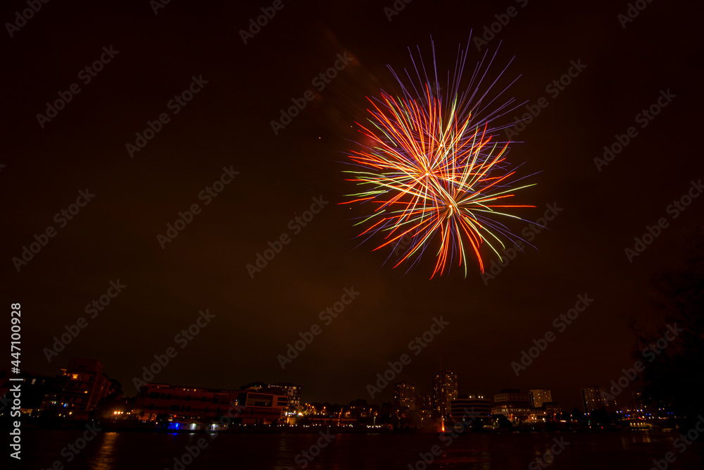 Feu d'artifice , 14 juillet, 2021, Choisy le Roi, 94, Val de Marne Feu d'artifice , 14 juillet, 2021, Choisy le Roi, 94, Val de Marne
