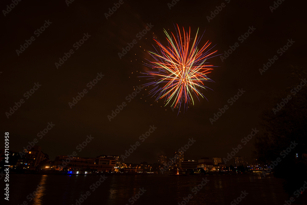 Feu d'artifice , 14 juillet, 2021, Choisy le Roi, 94, Val de Marne Feu d'artifice , 14 juillet, 2021, Choisy le Roi, 94, Val de Marne