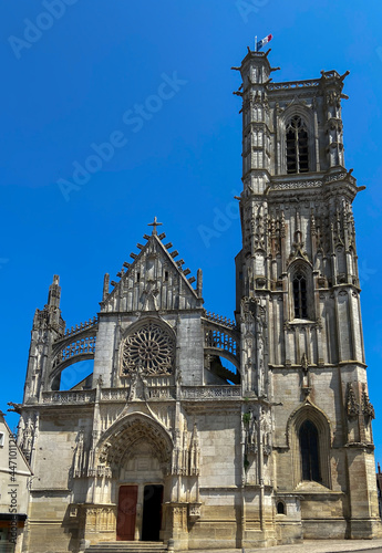 Eglise gothique Saint-Martin à Clamecy dans la Nièvre, Bourgogne photo