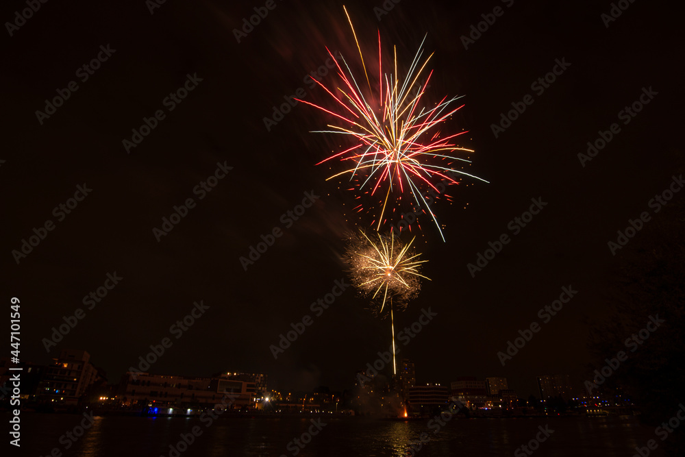 Feu d'artifice , 14 juillet, 2021, Choisy le Roi, 94, Val de Marne Feu d'artifice , 14 juillet, 2021, Choisy le Roi, 94, Val de Marne