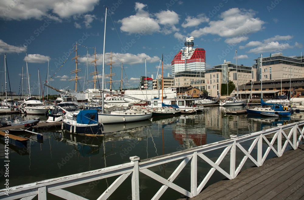 Fototapeta premium Boats and yachts at the city pier