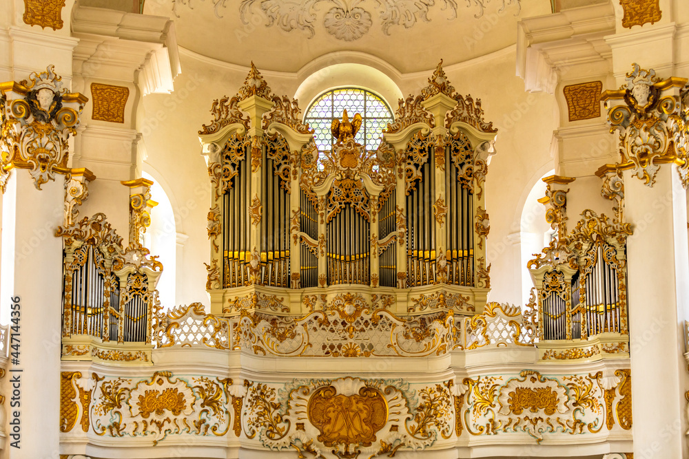 Wieskirche - Die Wallfahrtskirche zum Gegeißelten Heiland auf der Wies in Steingaden