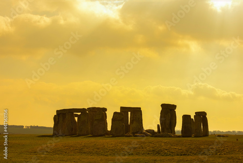 A silhouette version of the Stonehenge.