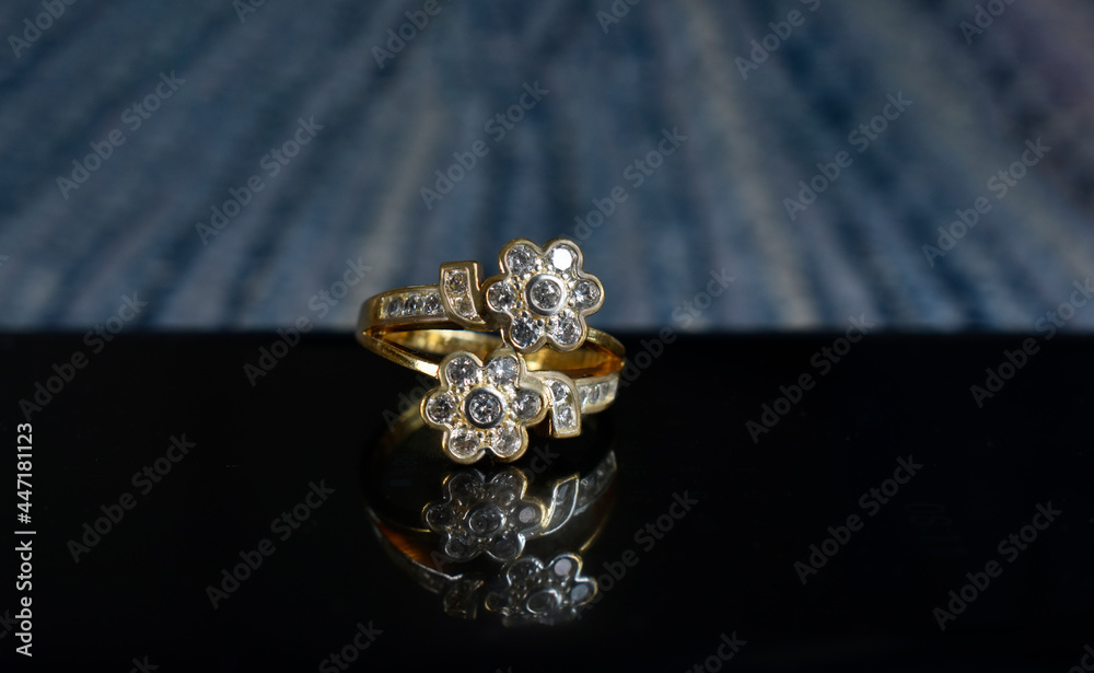 accessories A white gold ring set with diamonds accessories A white gold ring set with diamonds