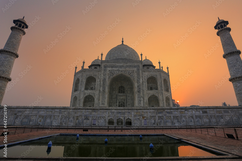 Taj Mahal at sunrise, Agra, Uttar Pradesh, India