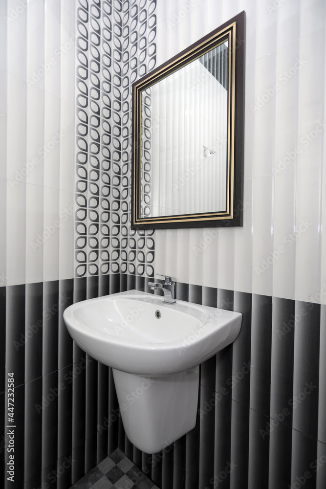 Obraz premium Happy every time I go to the bathroom, clean and fresh.