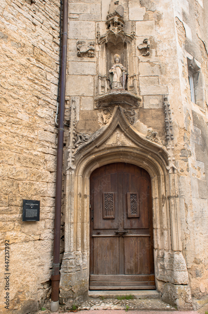 Porte gothique à Vuillafans, Doubs, France