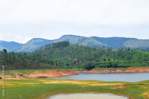 Anayirankal Dam Reservoir, Kolukkumalai range, Kerala, India photo