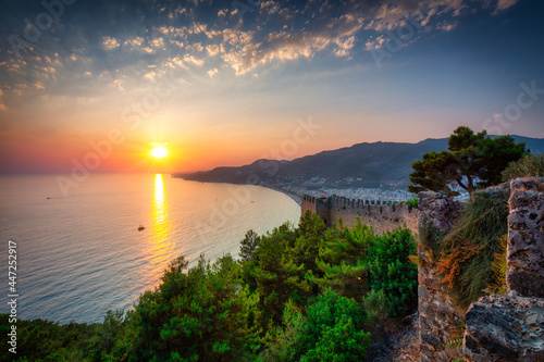 Fototapeta Naklejka Na Ścianę i Meble -  Alanya Castle with the defensive walls of at sunset. Turkey