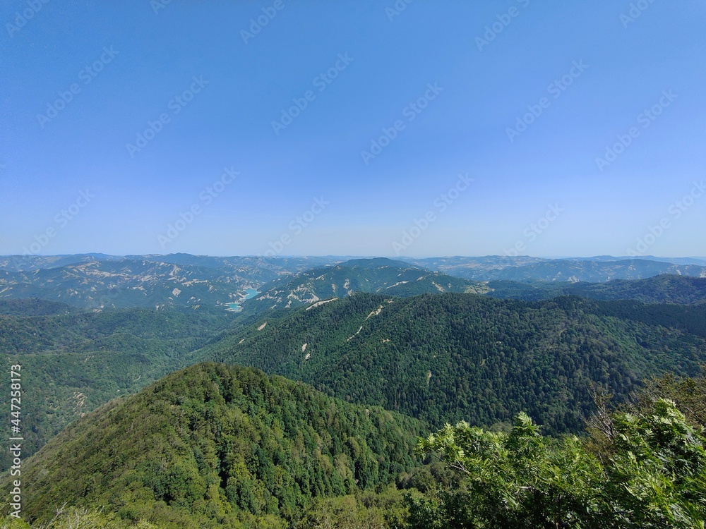 Obraz premium view of the mountains in the morning
